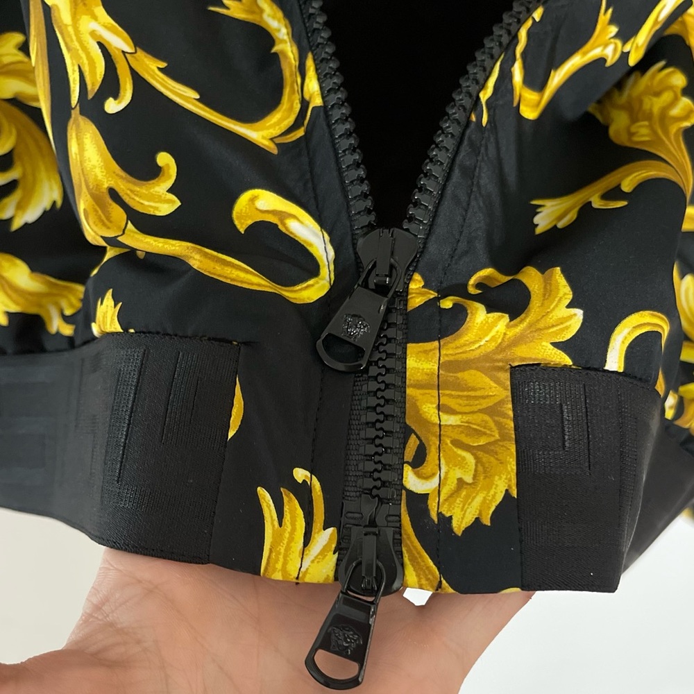 AUTHENTIC NEW W/TAGS VERSACE BOMBER JACKET 🔥With a attached Hoodie zip - Picture 5 of 16